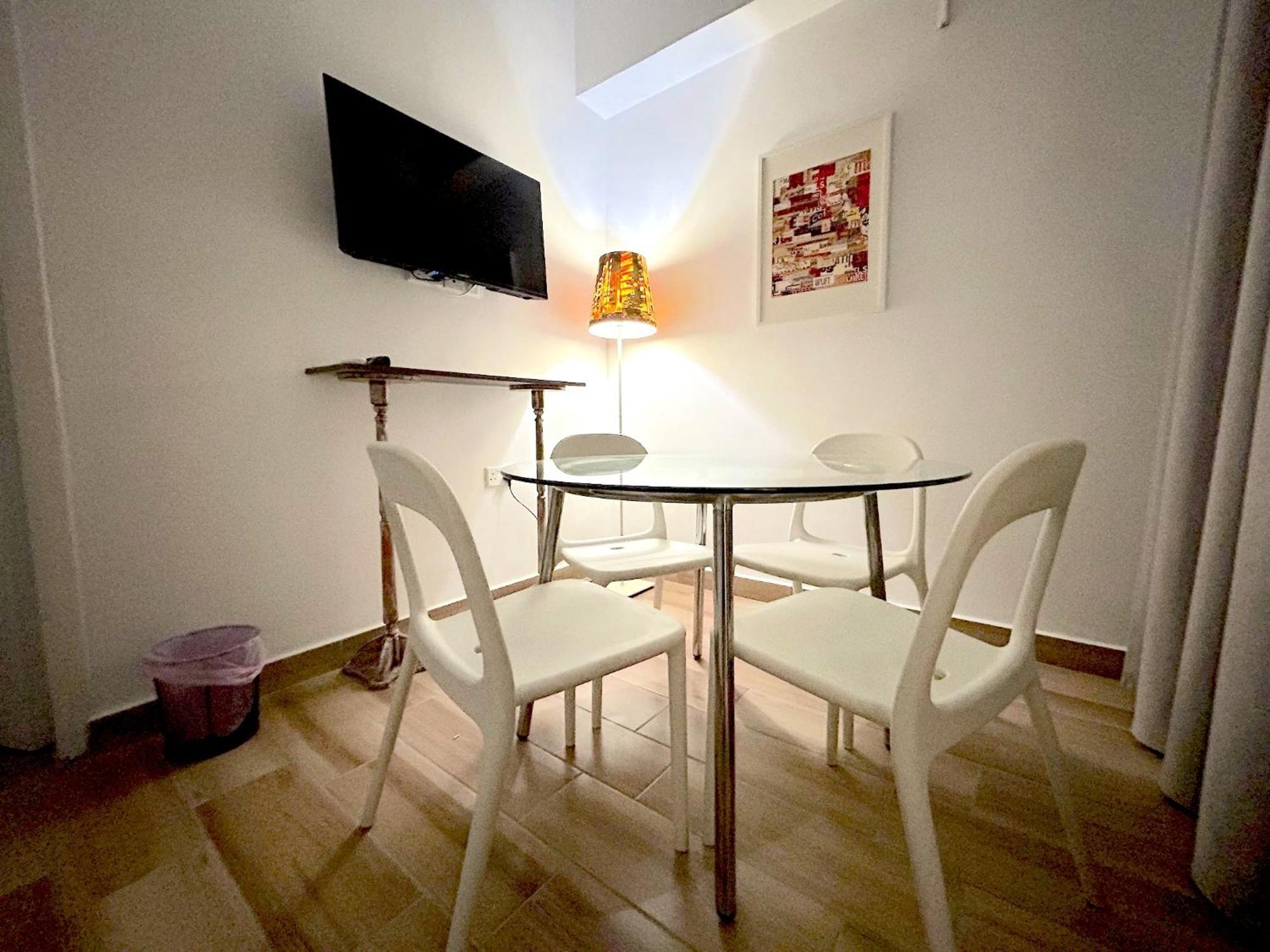 Queen Regina Suites By Platform 357 Nicosia Exteriör bild